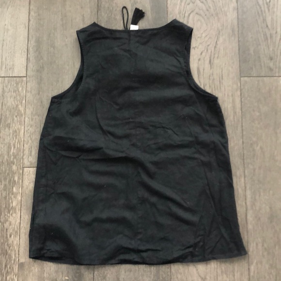 Old Navy embroidered blouse - Picture 2 of 5